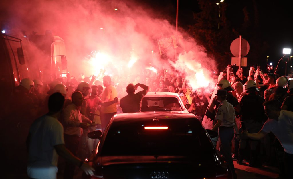 Τρέλα για… Λαμέλα στο αεροδρόμιο (ΦΩΤΟρεπορτάζ)