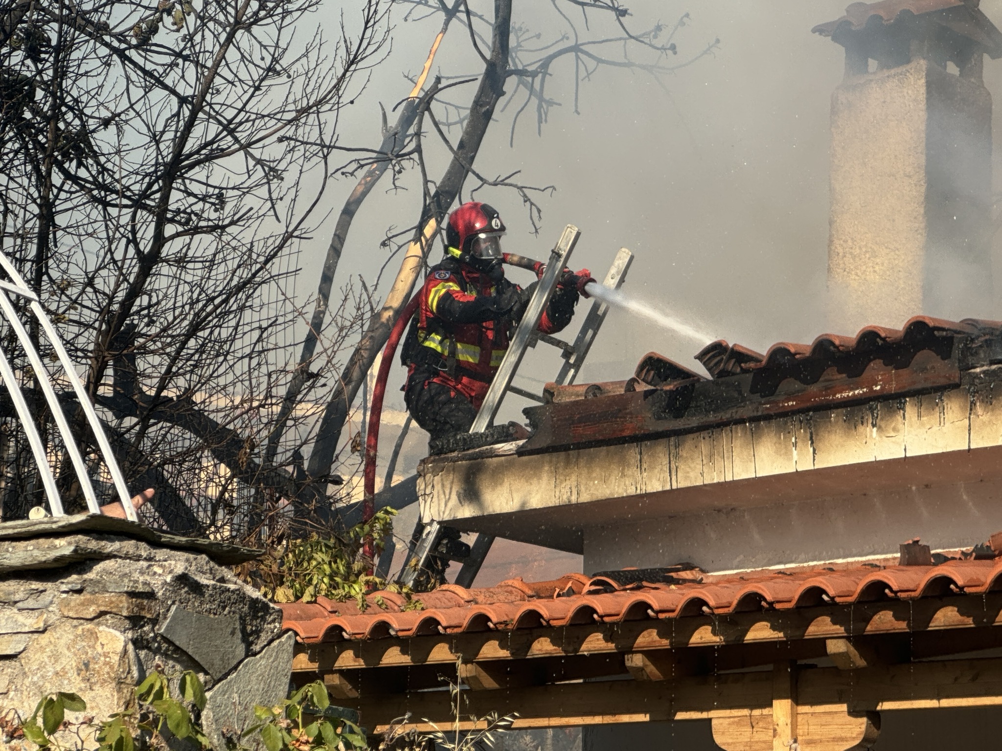 Βοήθεια στην πυρόσβεση προσφέρουν Τουρκία,  Κύπρος και Μολδαβία