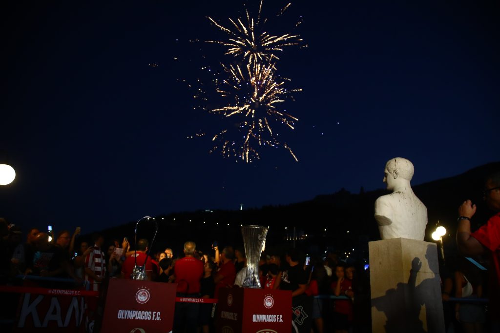 Πανδαιμόνιο στην Κάλυμνο για τις “ερυθρόλευκες” ευρωπαϊκές κούπες (ΦΩΤΟ)