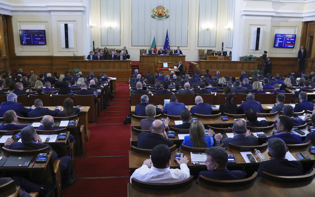 Βουλγαρία: Αναβάλλονται επ’ αόριστον οι βουλευτικές εκλογές – Βαθαίνει η πολιτική κρίση