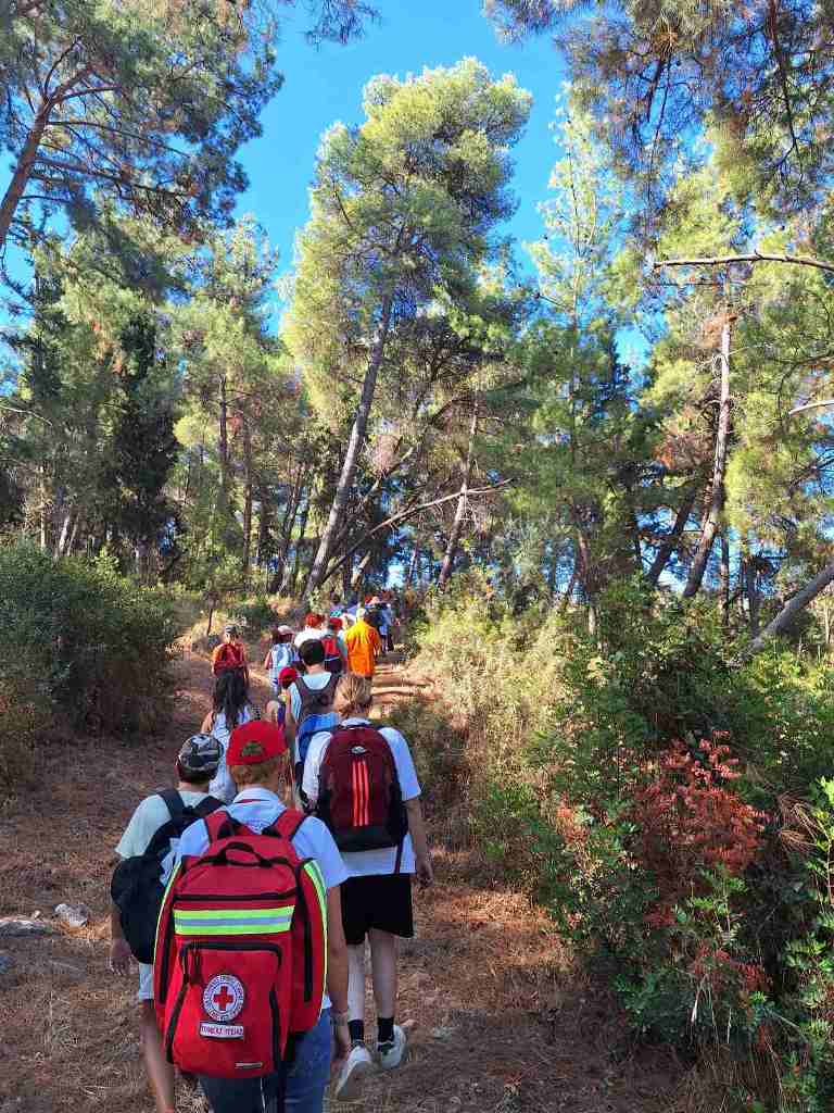 Περπάτησαν στο δάσος και ενημερώθηκαν για την προστασία του