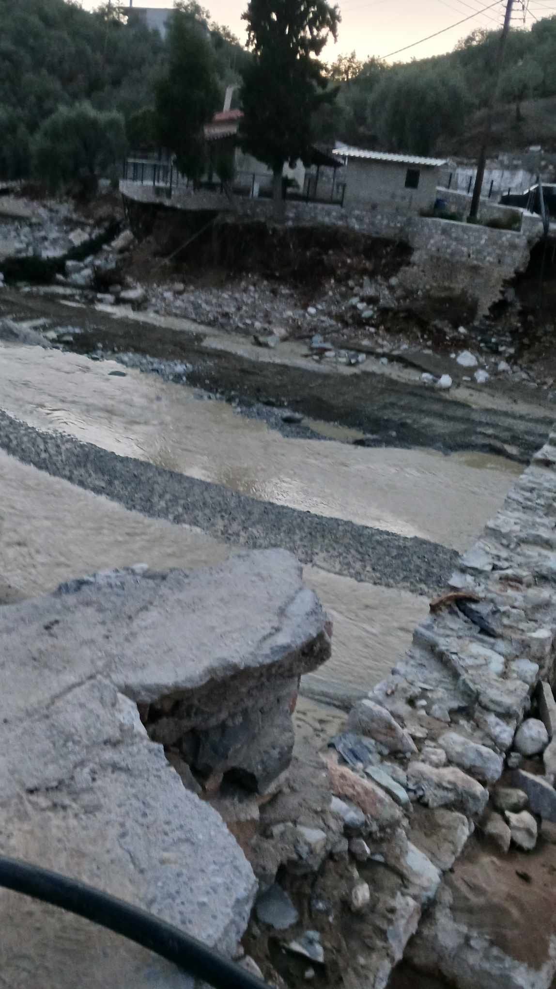 Κάτοικοι του Φυτόκου διαμαρτύρονται για  υποδομές που δεν αποκαταστάθηκαν μετά τις πλημμύρες